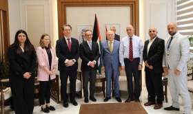 العامور يبحث مع البنك الأوروبي لإعادة الإعمار والتنمية والحكومة البريطانية دعم الاقتصاد الفلسطيني