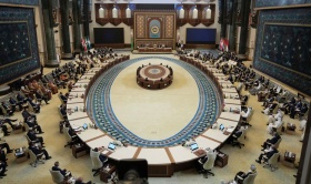  بيان القمة العربية يدعو لإدخال مساعدات لغزة ووقف الحرب
