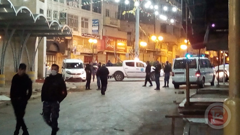 شرطة الخليل تطالب المواطنين بالتعاون معها لمواجهة كورونا 