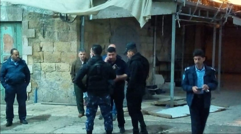 شرطة الخليل تطالب المواطنين بالتعاون معها لمواجهة كورونا 