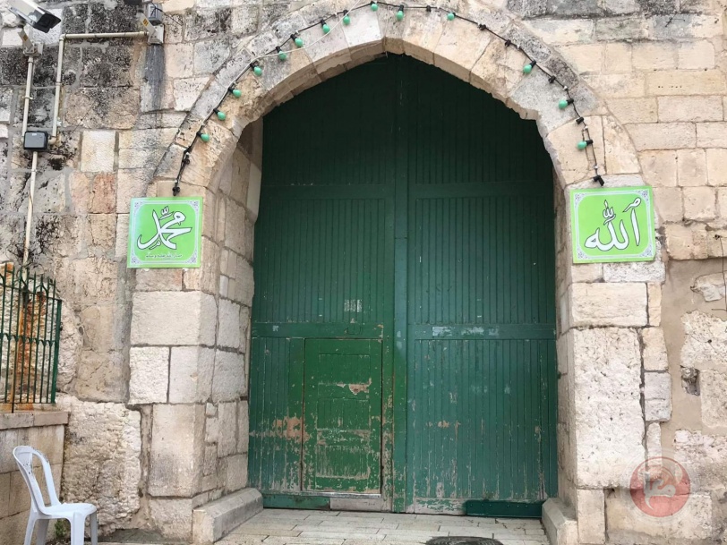 للجمعة الرابعة - الآذان وخطبة الجمعة خلف أبواب الاقصى الموصدة