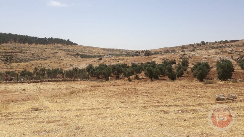 الاحتلال يهدم مساكنا وخيما جنوب الخليل