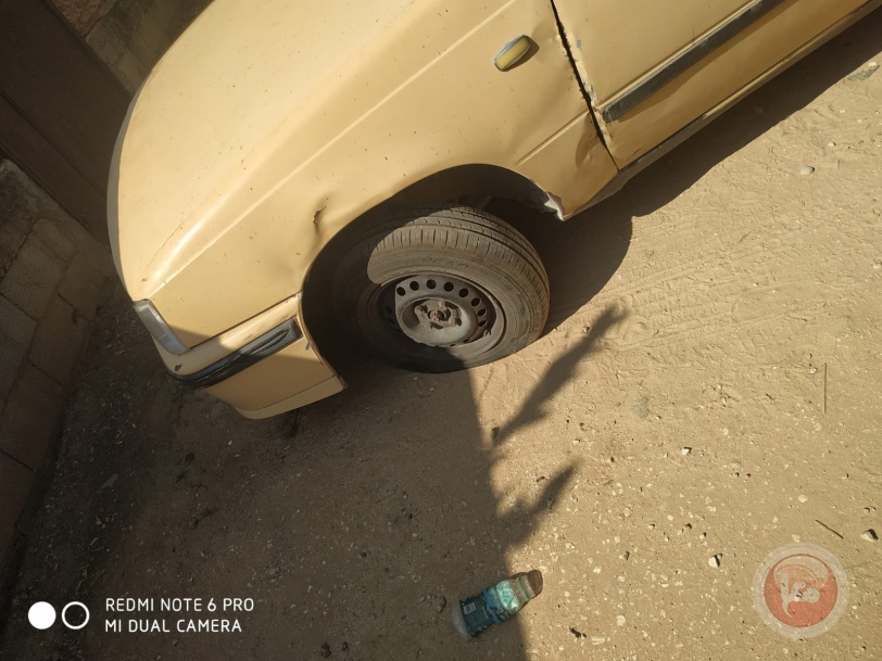 مستوطنون يخطون شعارات ويعطبون اطارات شرق سلفيت