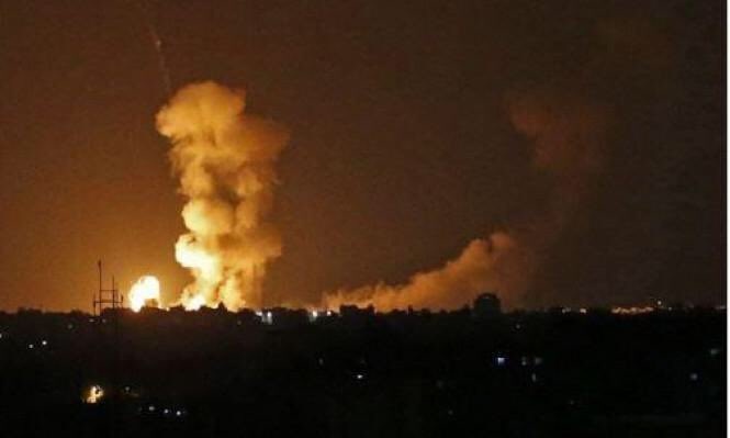 تضرر 20 منزلا.. الاحتلال يقصف غزة ردا على البالونات
