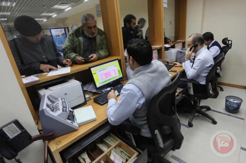 بزيادة الحد الأدنى.. المالية بغزة تعلن صرف رواتب الموظفين