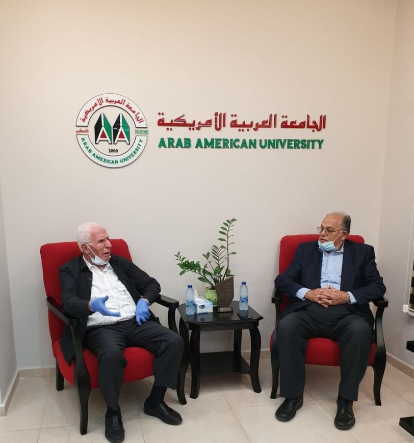 الأحمد يزور الجامعة العربية الأمريكية ويثني على تطورها