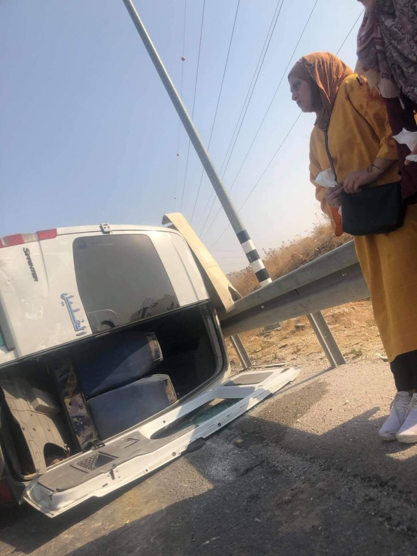 صور- 17 اصابة جراء انقلاب حافلة شرق الخليل