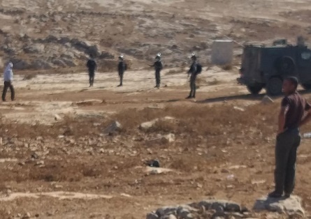 الاحتلال يهدم غرف سكنية ويشرد اطفال جنوب الخليل