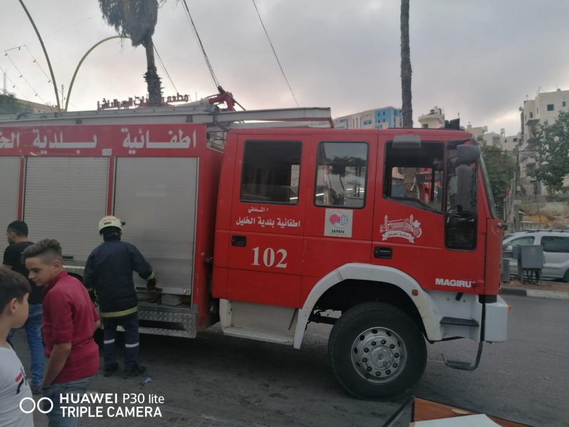 اخماد نيران اندلعت في منزل بالخليل بسبب الاهمال