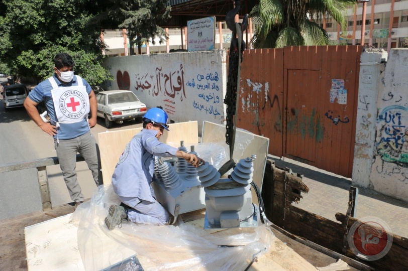 كهرباء غزة تبدأ بتركيب قواطع لتعزيز المرونة في المناطق الحدودية