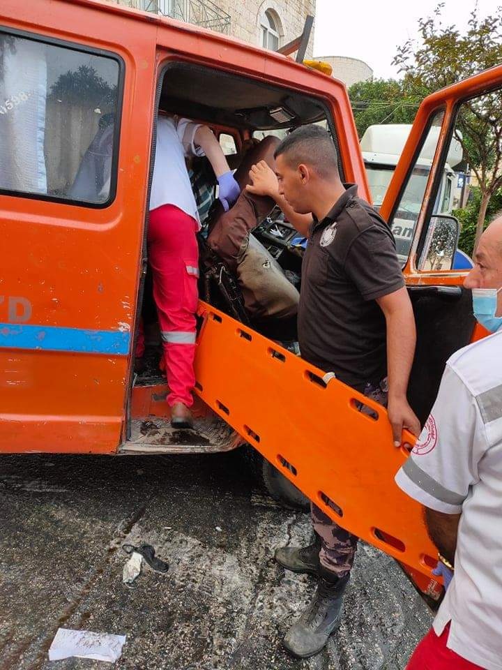 4 اصابات في حادث تصادم بين 5 مركبات في بيت لحم