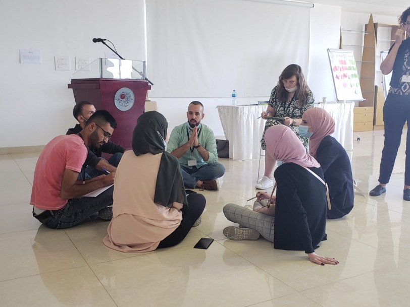 كلية دار الكلمة الجامعية تختتم ورشة شبابية حول التطوع المجتمعي