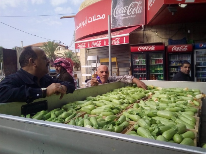 ارتفاع سعر صندوق الخيار مع بقاء صندوق الكوسا الاعلى سعرا بين الخضار