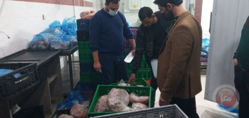 وزارة الاقتصاد تضبط 2 طن "صدر حبش" فاسد بخانيونس