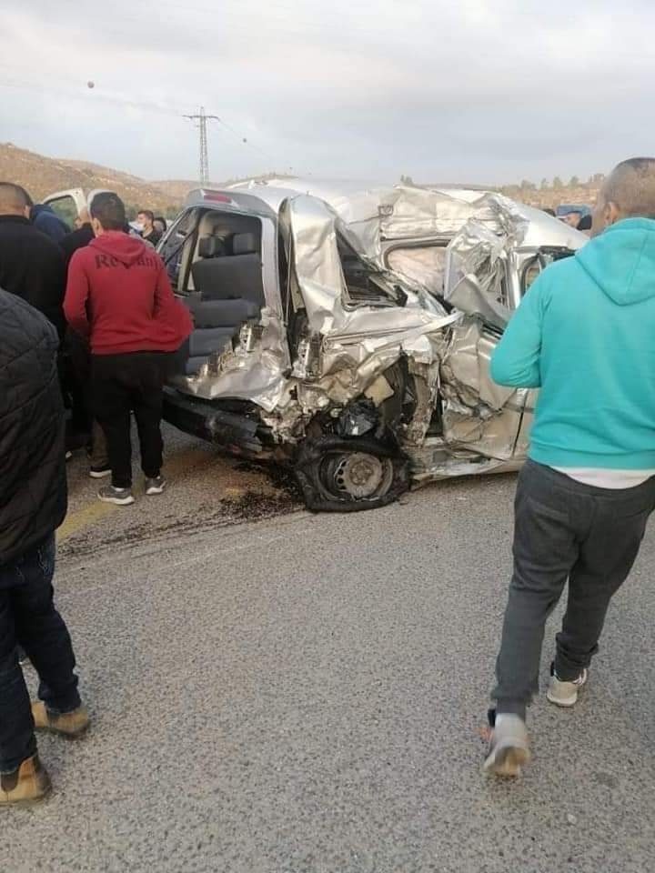 مصرع مواطن و4 اصابات في حادث سير غرب الخليل