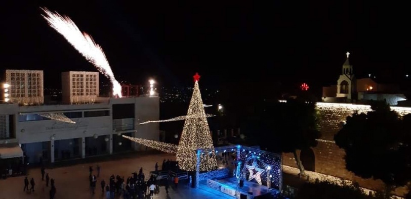 وسط ظروف استثنائية.. بيت لحم تضيء شجرة عيد الميلاد