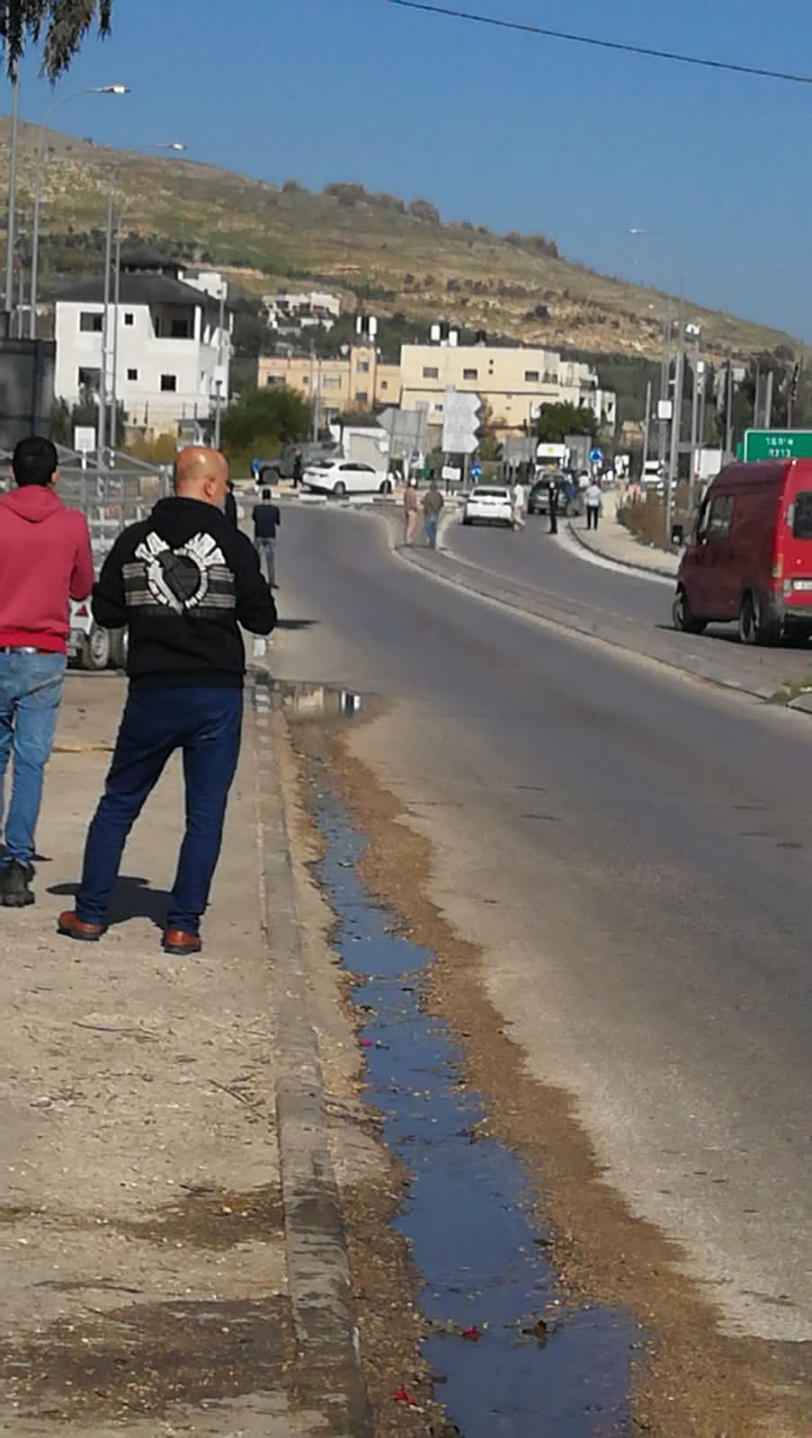مستوطنون يشنون هجمات.. أغلقوا شوارع وحطموا عشرات المركبات بالضفة