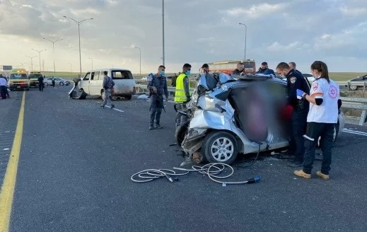 مصرع شابة وفتى بحادث سير في رهط