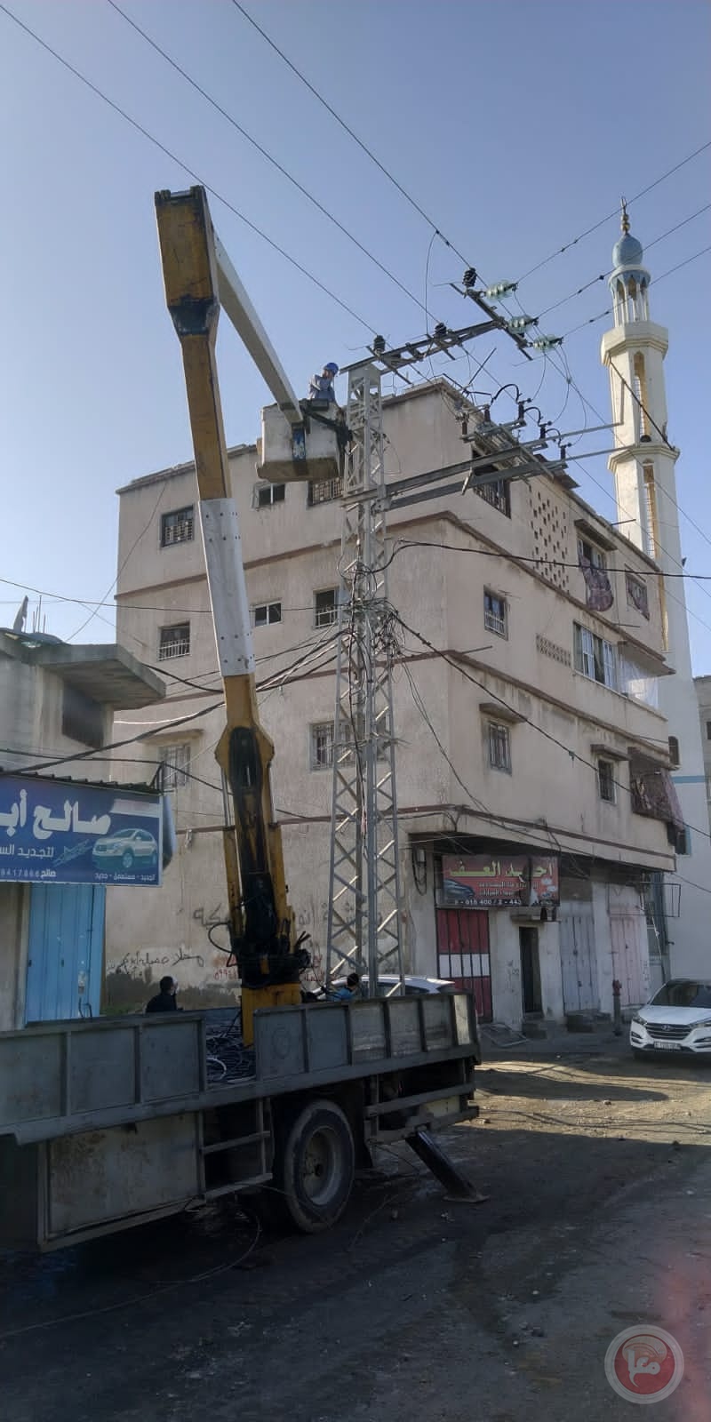 غزة.. القصف يخلّف دمارا كبيرا بشبكات الكهرباء