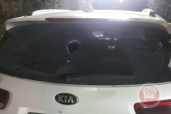 مستوطنون يعتدون على منازل المواطنين غرب سلفيت