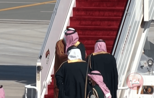 شاهد- عناق كبير بين أمير قطر وولي العهد السعودي