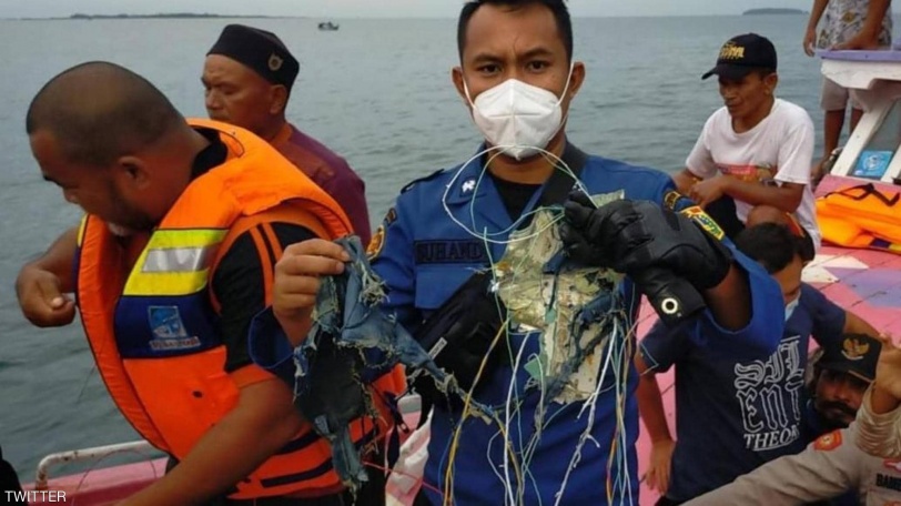 العثور على حطام وبقايا- فقدان الاتصال بطائرة ركاب إندونيسية