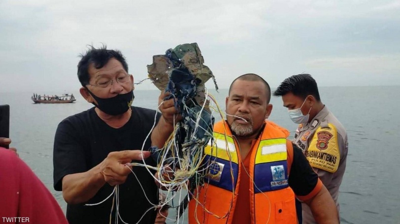 العثور على حطام وبقايا- فقدان الاتصال بطائرة ركاب إندونيسية