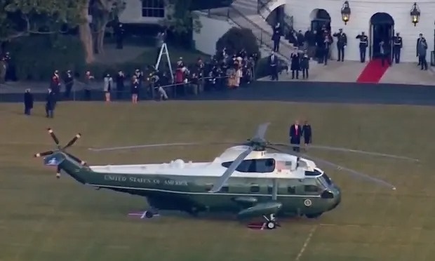 ترامب يغادر البيت الأبيض (صور)