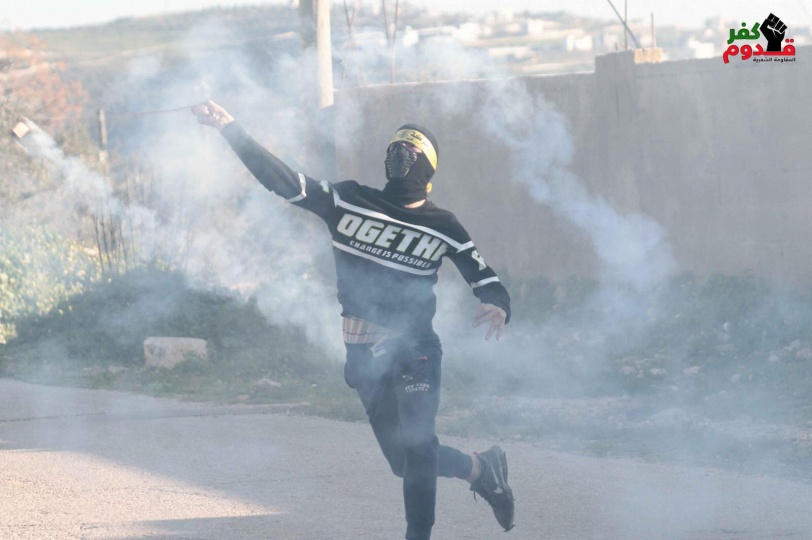 إصابة شابين إثر قمع الاحتلال مسيرة كفر قدوم