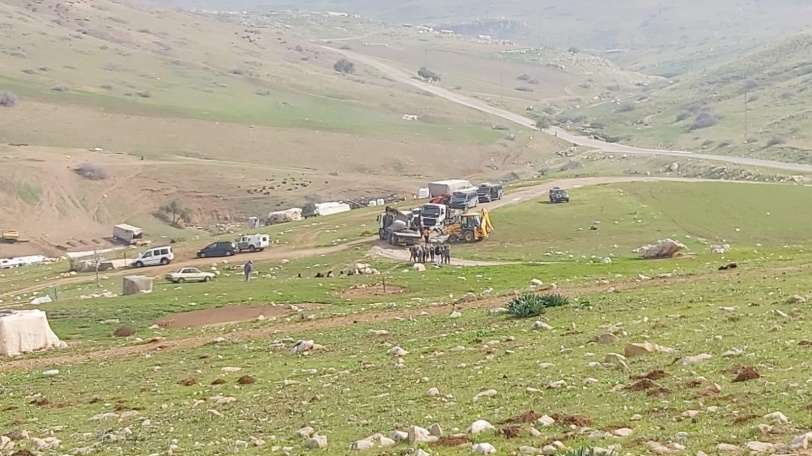 الاحتلال يدمر ويصادر عشرات الخيام والبركسات في الأغوار