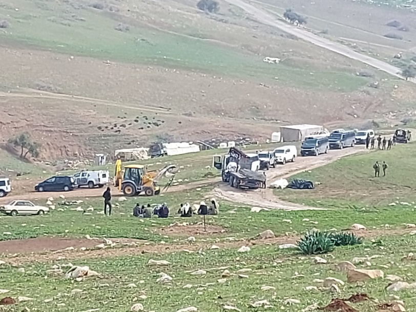 الاحتلال يدمر ويصادر عشرات الخيام والبركسات في الأغوار