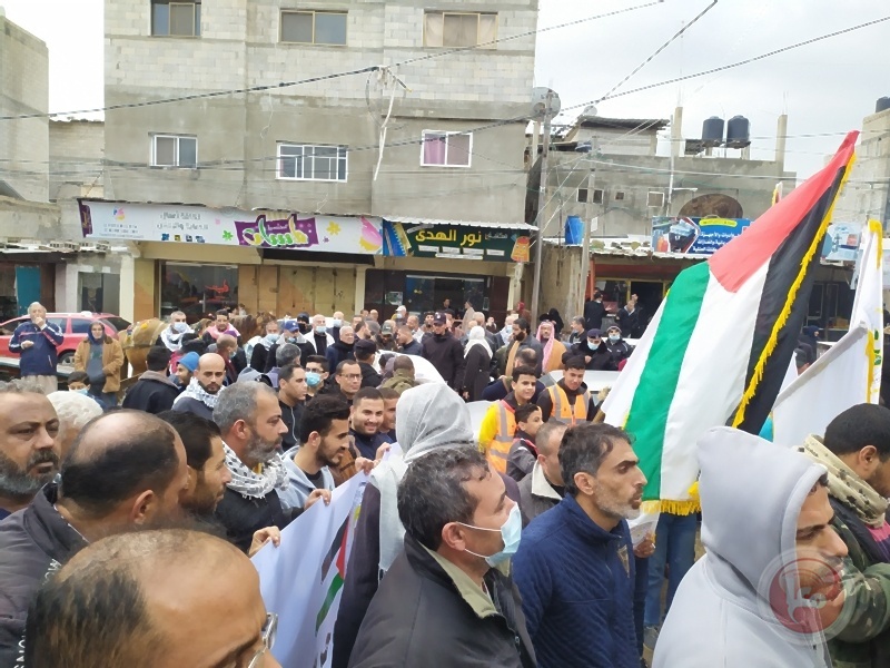 وقفة احتجاجية ضد تقليصات وكالة الغوث بخان يونس