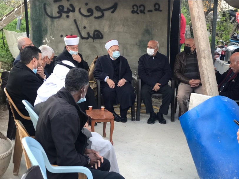 الاحتلال يقتحم خيمة عائلة عليان التي بنيت على أنقاض بنايتها