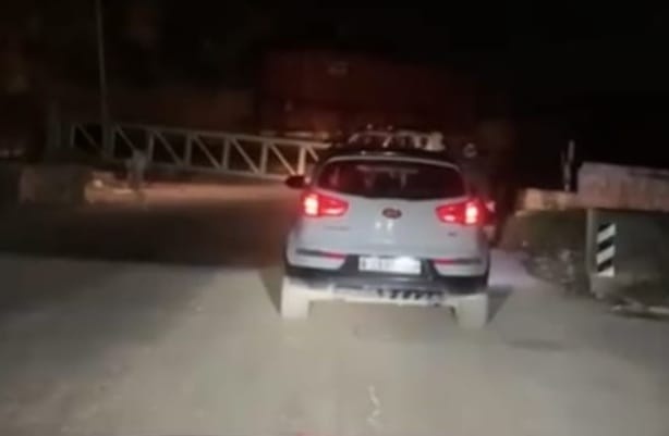 الاحتلال يغلق عدة مداخل على الشوارع الالتفافية في الخليل