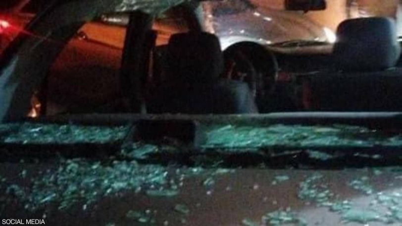 بالصور.. فتاة تحطم زجاج 15 سيارة في إربد بالأردن