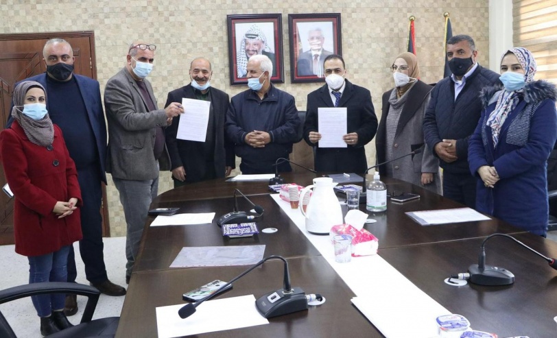 توقيع اتفاقية لتوريد محطة اوكسجين لمشفى دورا الحكومي