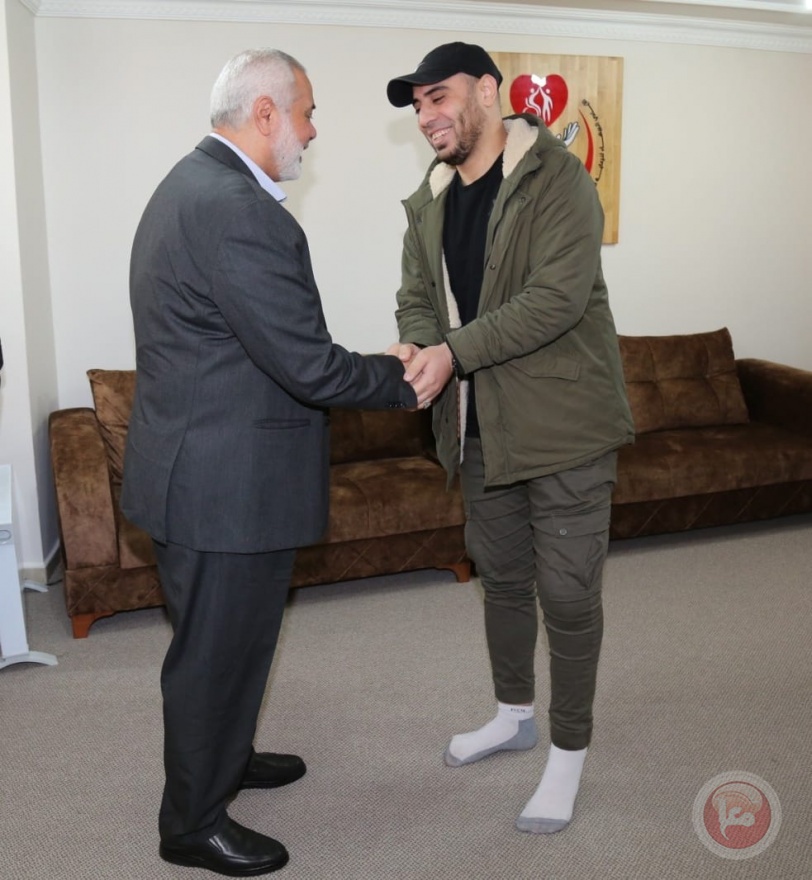 هنية يزور جرحى قطاع غزة في المشافي التركية