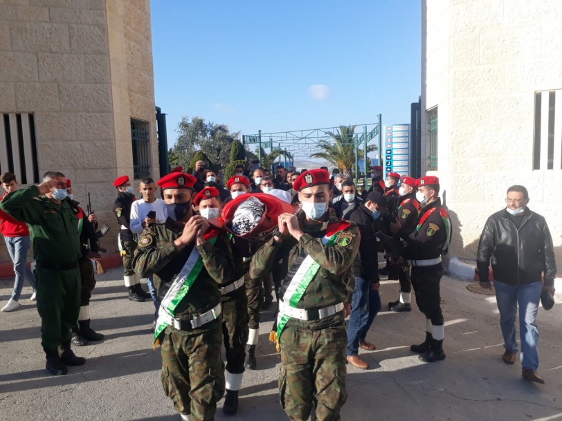 آلاف المواطنين يشيعون شهيد بيت دجن بنابلس