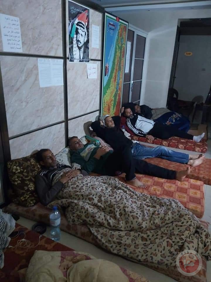 متقاعدون عسكريون يواصلون إضرابهم عن الطعام حتى تحقيق مطالبهم 