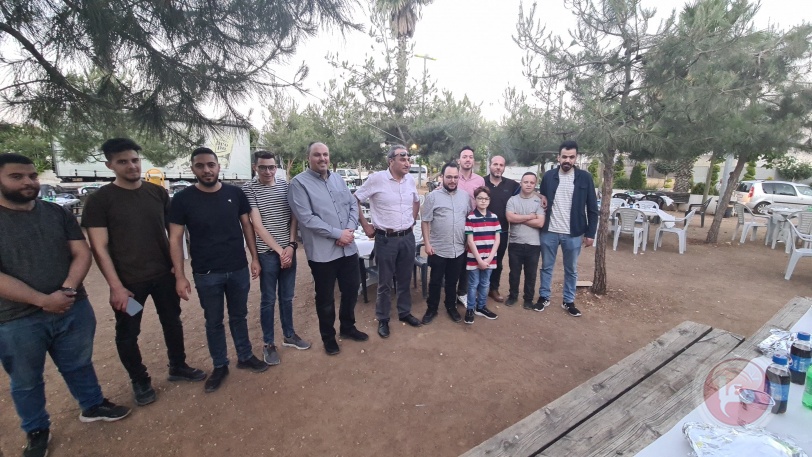 مجموعة من رجال الاعمال يُكرمون صناع الجمال في مدينة الخليل