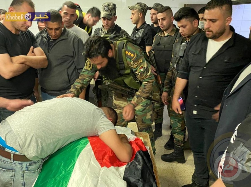 بمراسم عسكرية: تشييع جثمان الضابط بالمخابرات ضراغمة في نابلس