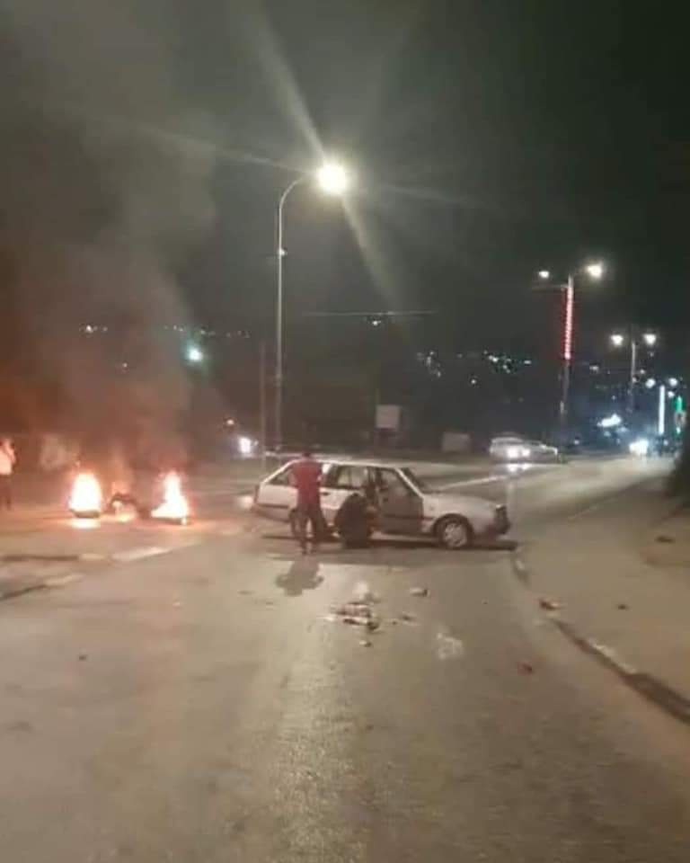 بيتا: المتظاهرون يحطمون كاميرات المراقبة ويحرقون دشم الاحتلال (فيديو)