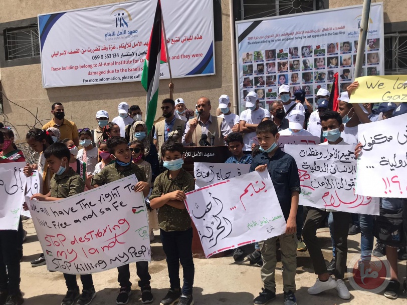 معهد الايتام بغزة لم يسلم من القصف.. الاطفال ينظمون اعتصاما