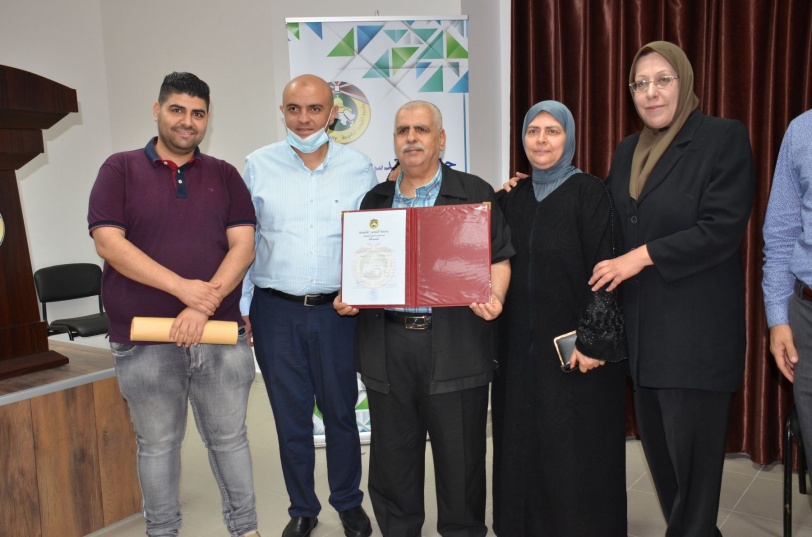 بالقدس المفتوحة.. معرض "التكنولوجيا في خدمة المجتمع" ومختبر لكلية الإعلام بفرع قلقيلية 