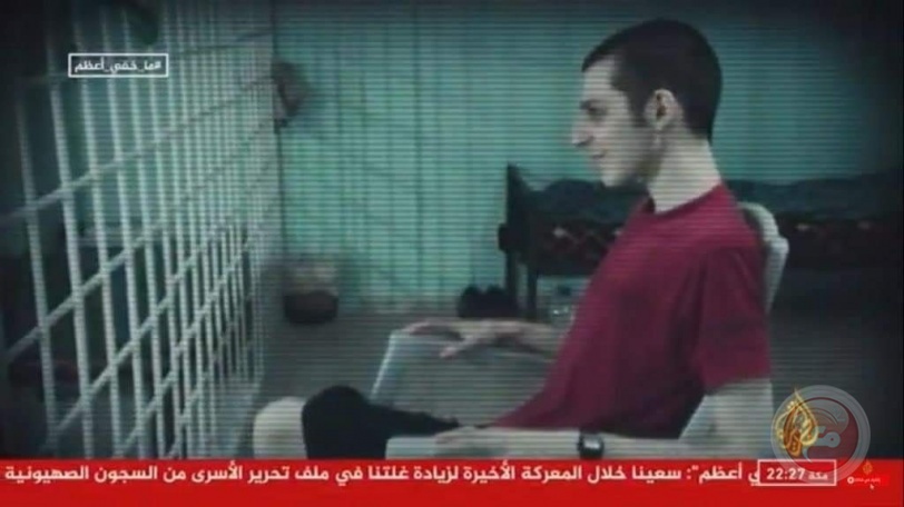 القسام تكشف عن تسجيل لأحد جنود الاحتلال المأسورين وتعرض صورا جديدة لشاليط 