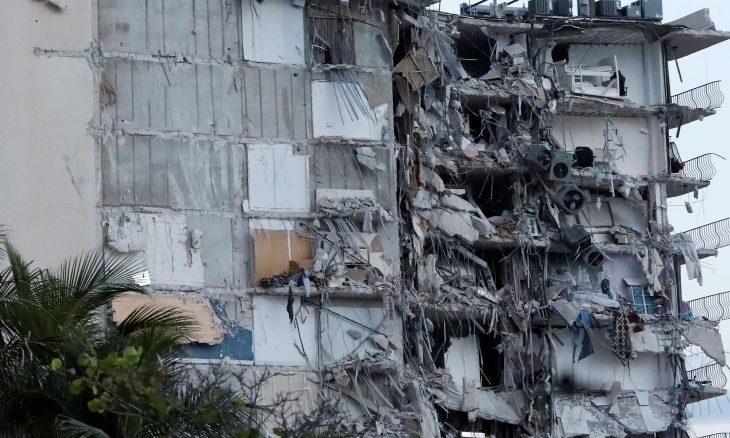 (صور) قتيل و10 مصابين بعد انهيار جزء من بناية قرب ميامي