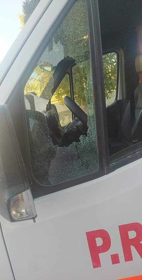 اصابة مسعفين بعد استهداف الاحتلال  لسيارة اسعاف على جبل صبيح