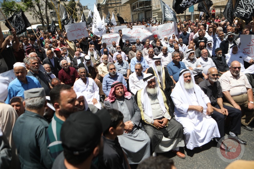 حزب التحرير ينظم اعتصامين في الخليل ورام الله رفضا لقتل نزار بنات
