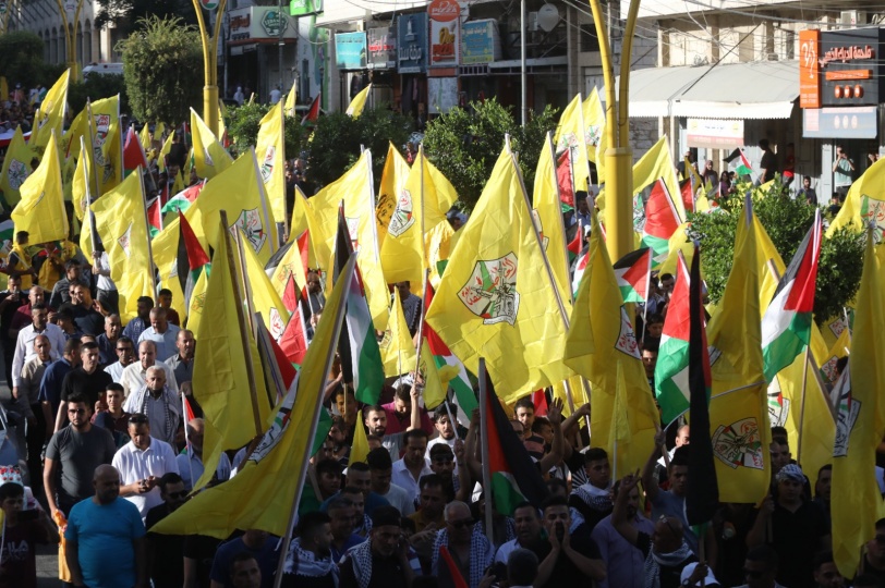 الآلاف يشاركون في مسيرة دعت لها حركة فتح في الخليل (فيديو)