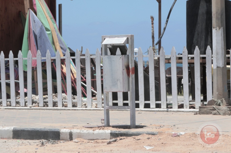 بلدية غزة تُركب 45 حاوية للنفايات في شارعي الرشيد وعمر المختار